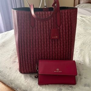 Micheal Kors Purse and Wallet